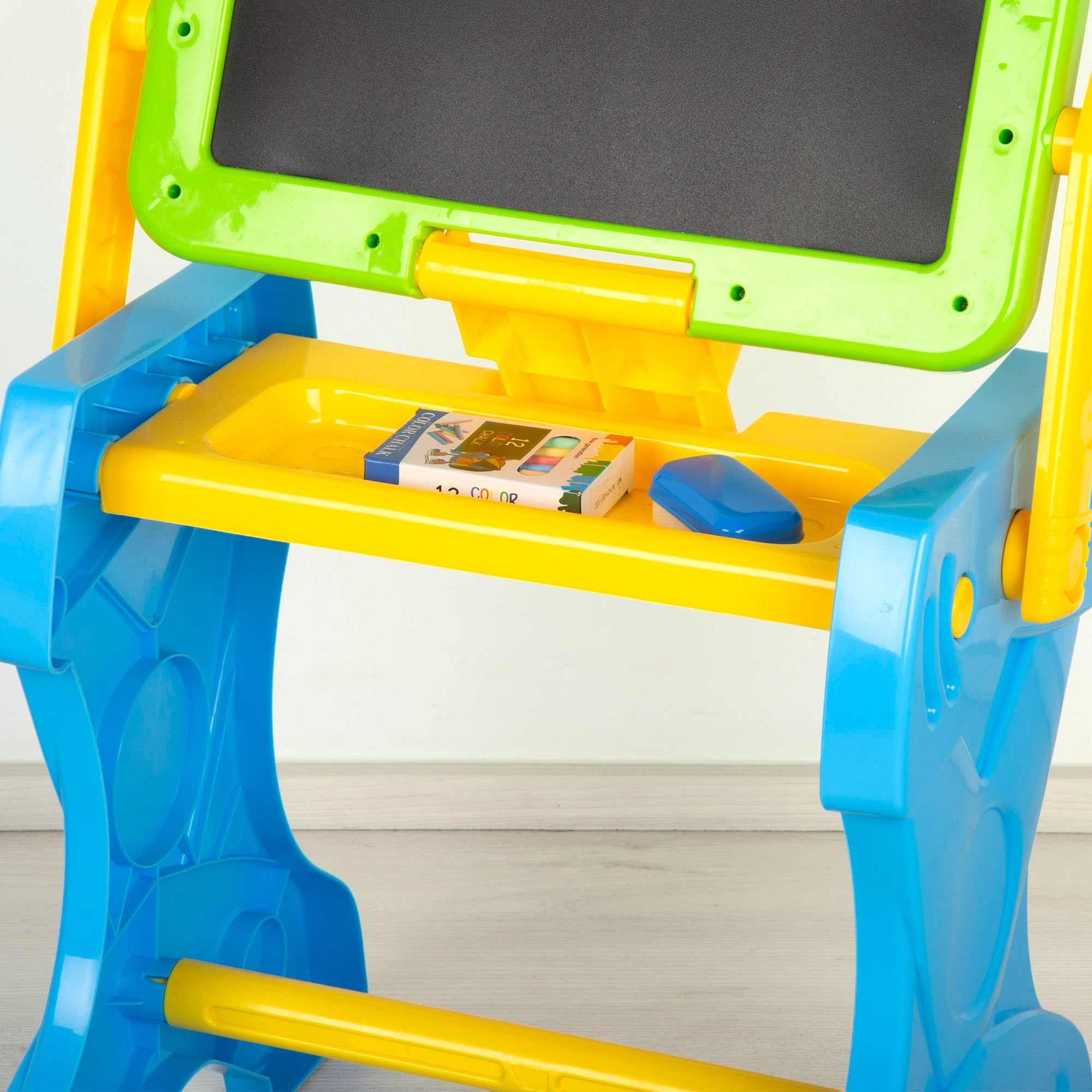 Pizarra con taburete y accesorios Good Idea!