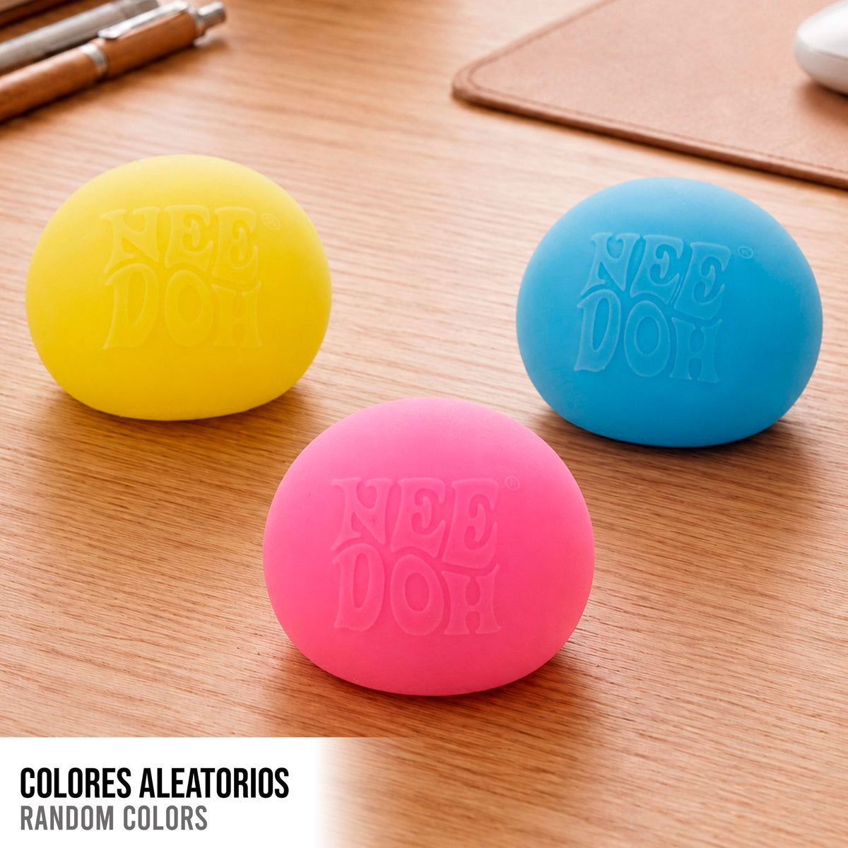Nee-Doh Pelota antiestrés squishy 6 cm cambia color