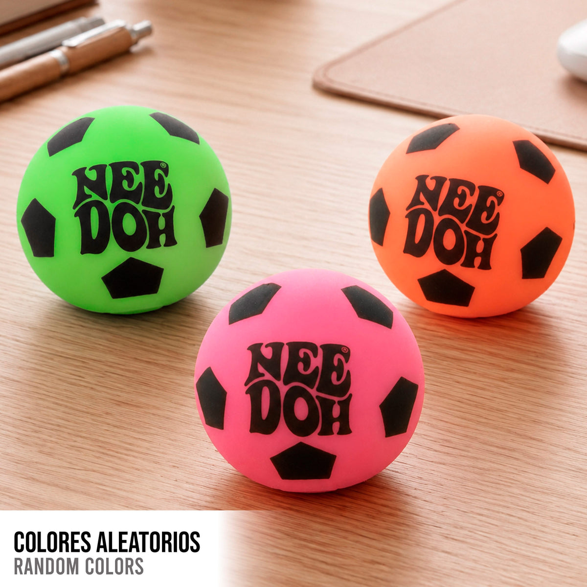 Nee-Doh Bola fútbol antiestrés squishy 6 cm