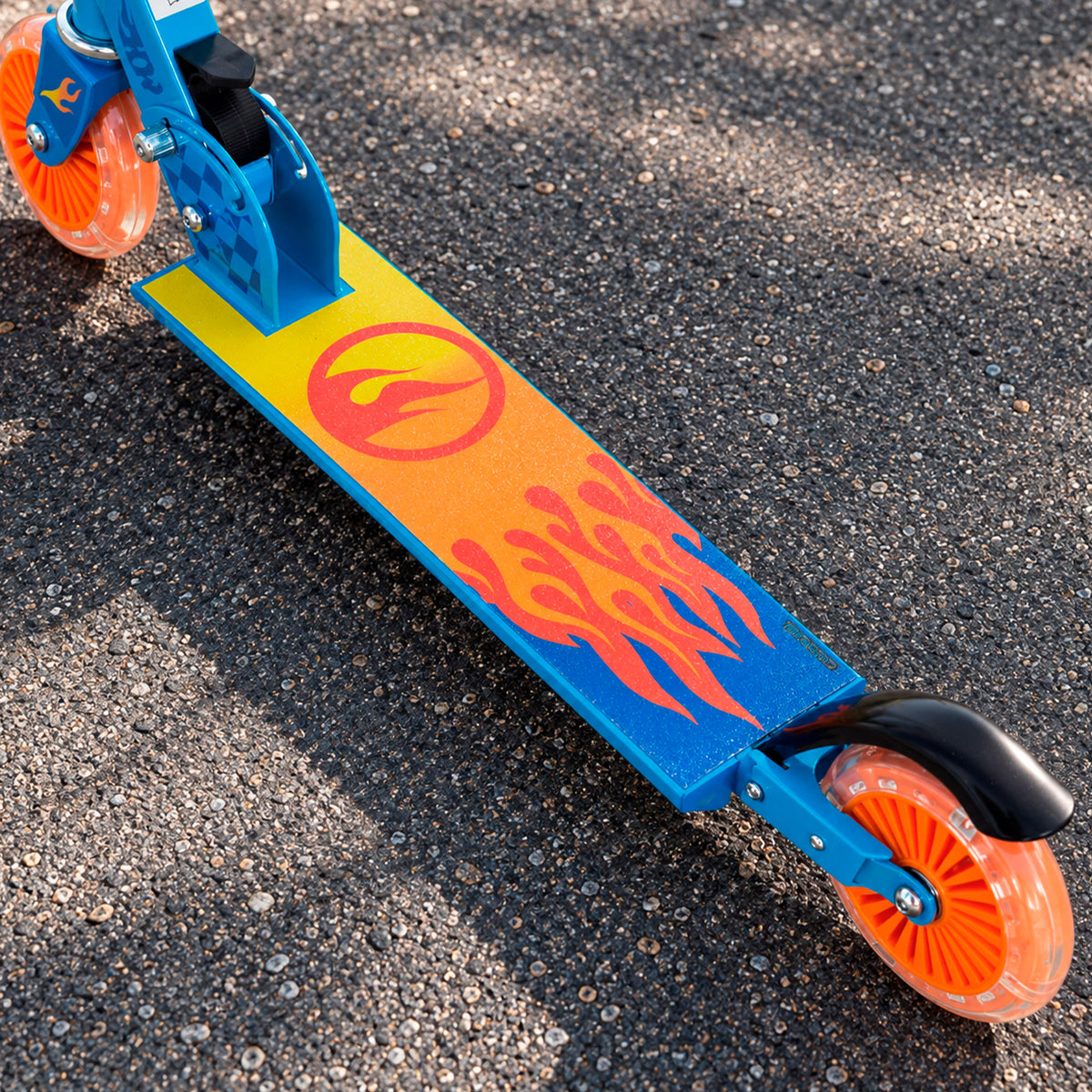 Hot Wheels Patinete 2 ruedas plegable con luces y manillar ajustable