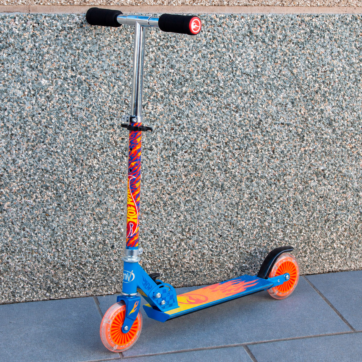 Hot Wheels Patinete 2 ruedas plegable con luces y manillar ajustable