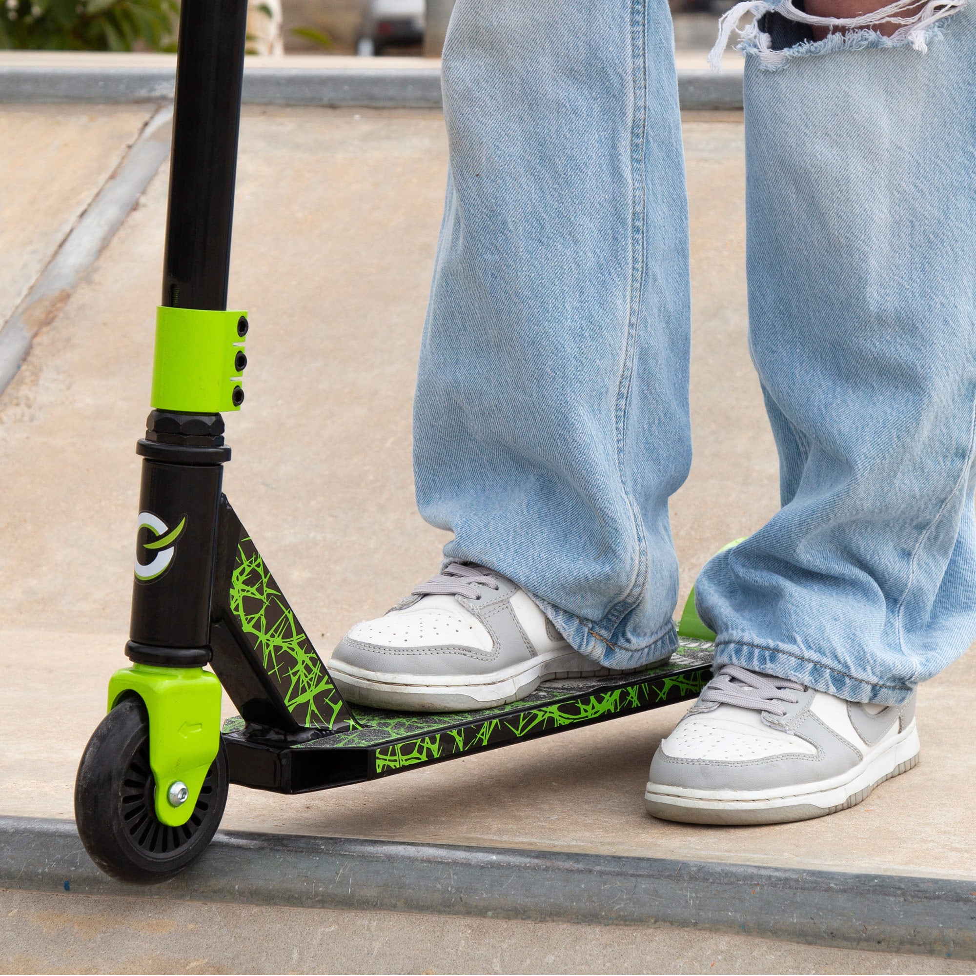 Patinete infantil manillar 360º negro y verde EVO