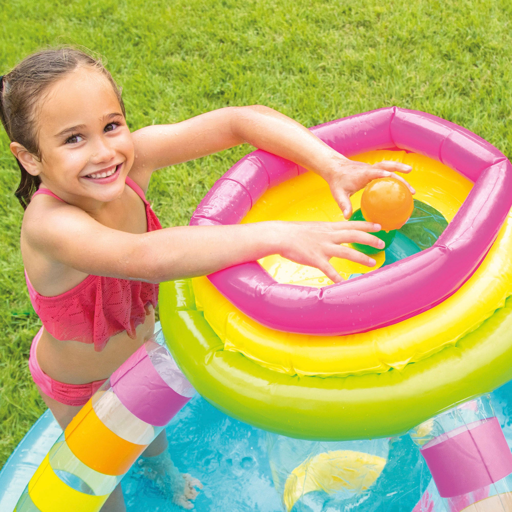 INTEX Piscina hinchable doble multicolor con tobogán, aspersor y juegos de bolas