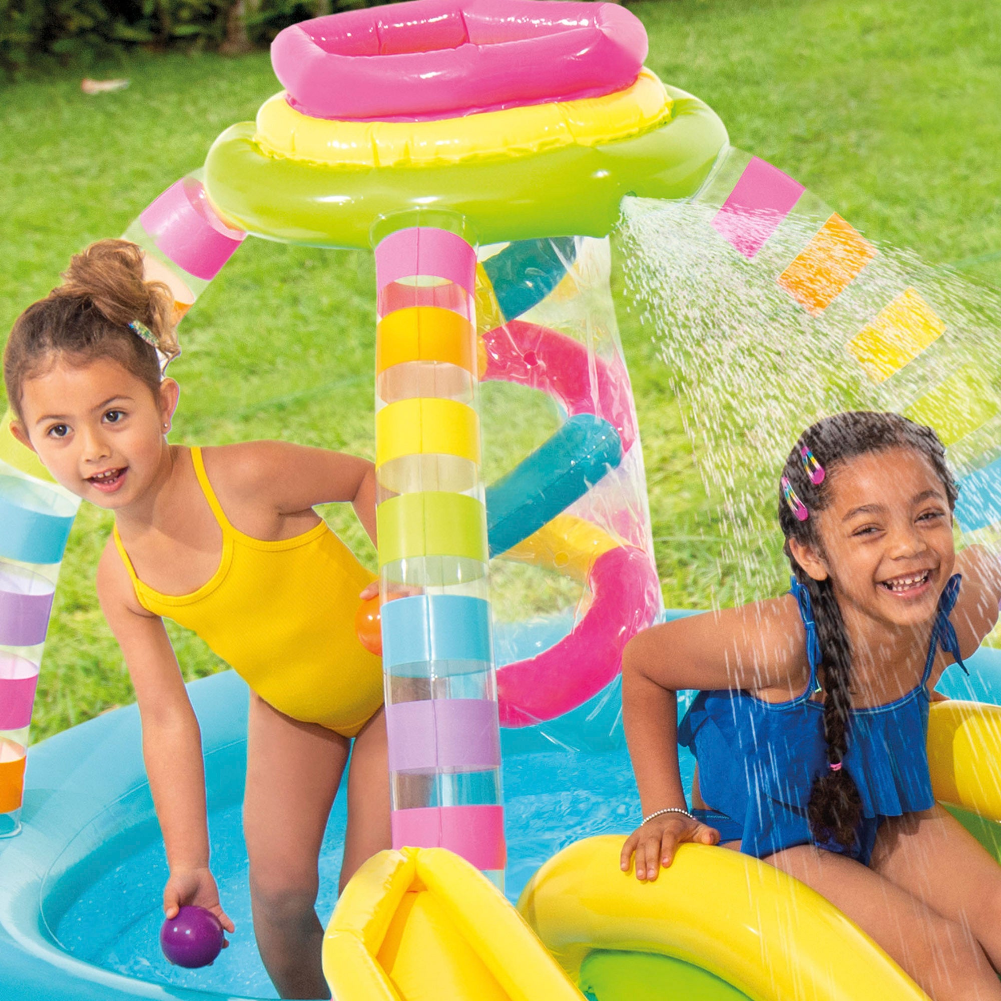 INTEX Piscina hinchable doble multicolor con tobogán, aspersor y juegos de bolas