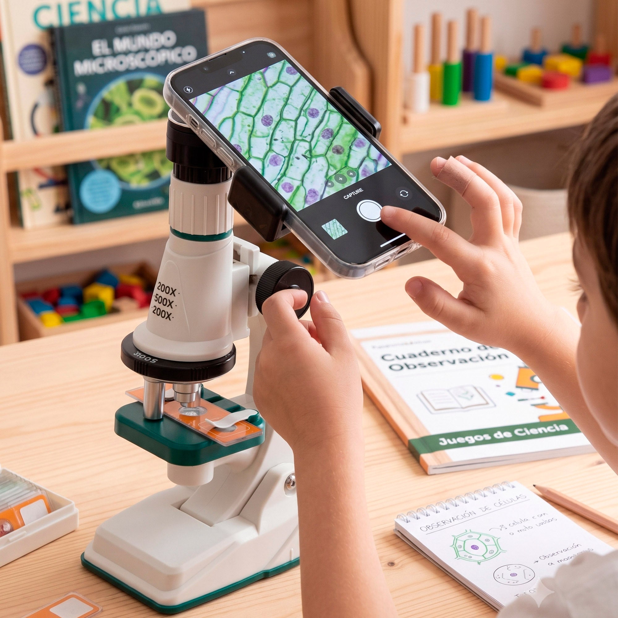 Microscopio con maletín y accesorios + 8 años Smart Theory