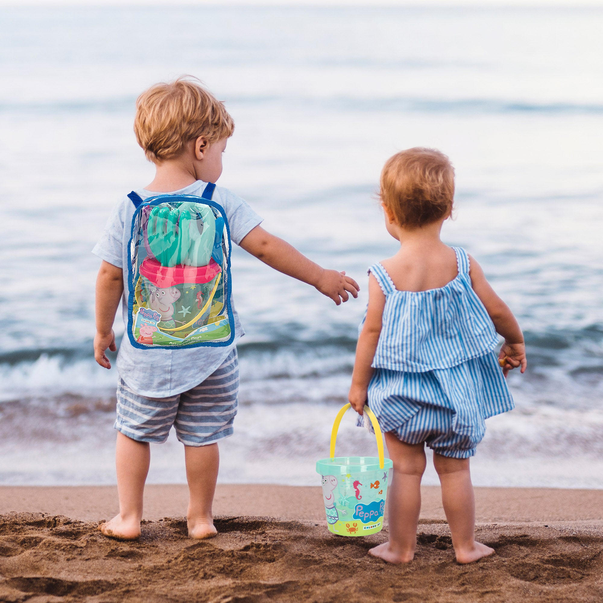 Peppa Pig Set cubo playa con accesorios y mochila transporte
