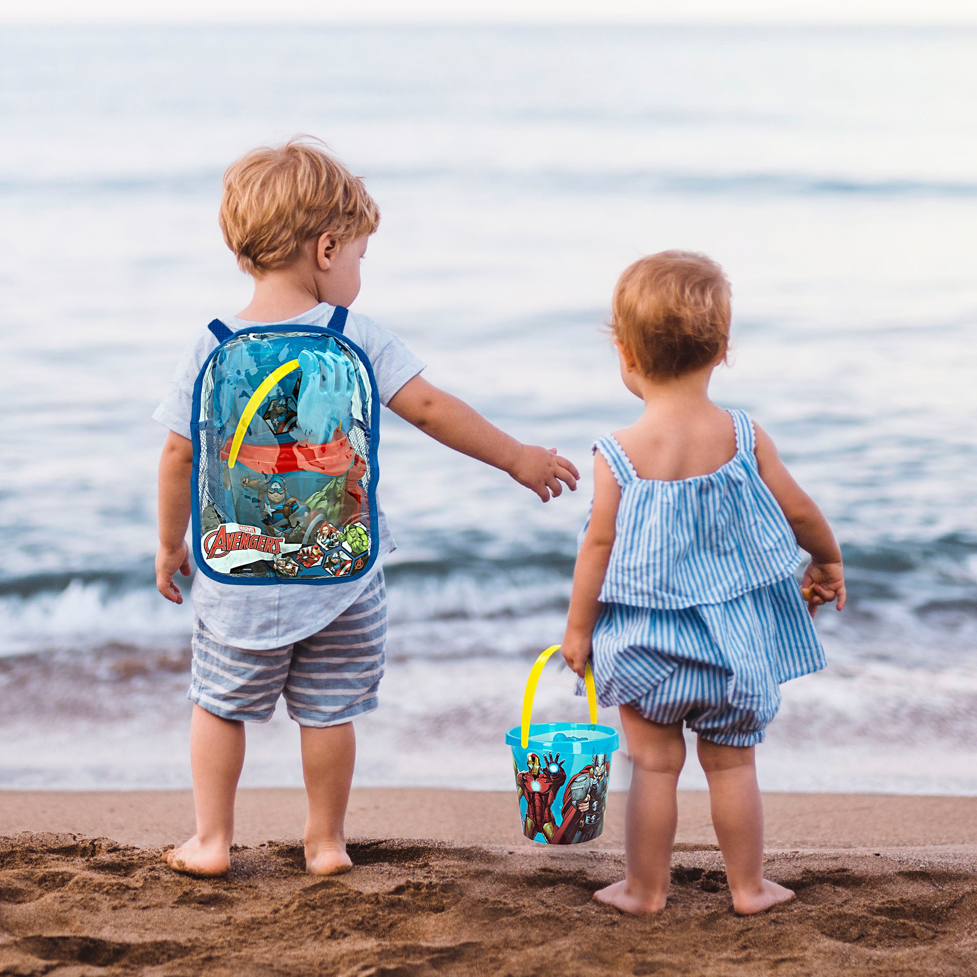 Avengers Set cubo playa Ø18 cm con accesorios y mochila transporte