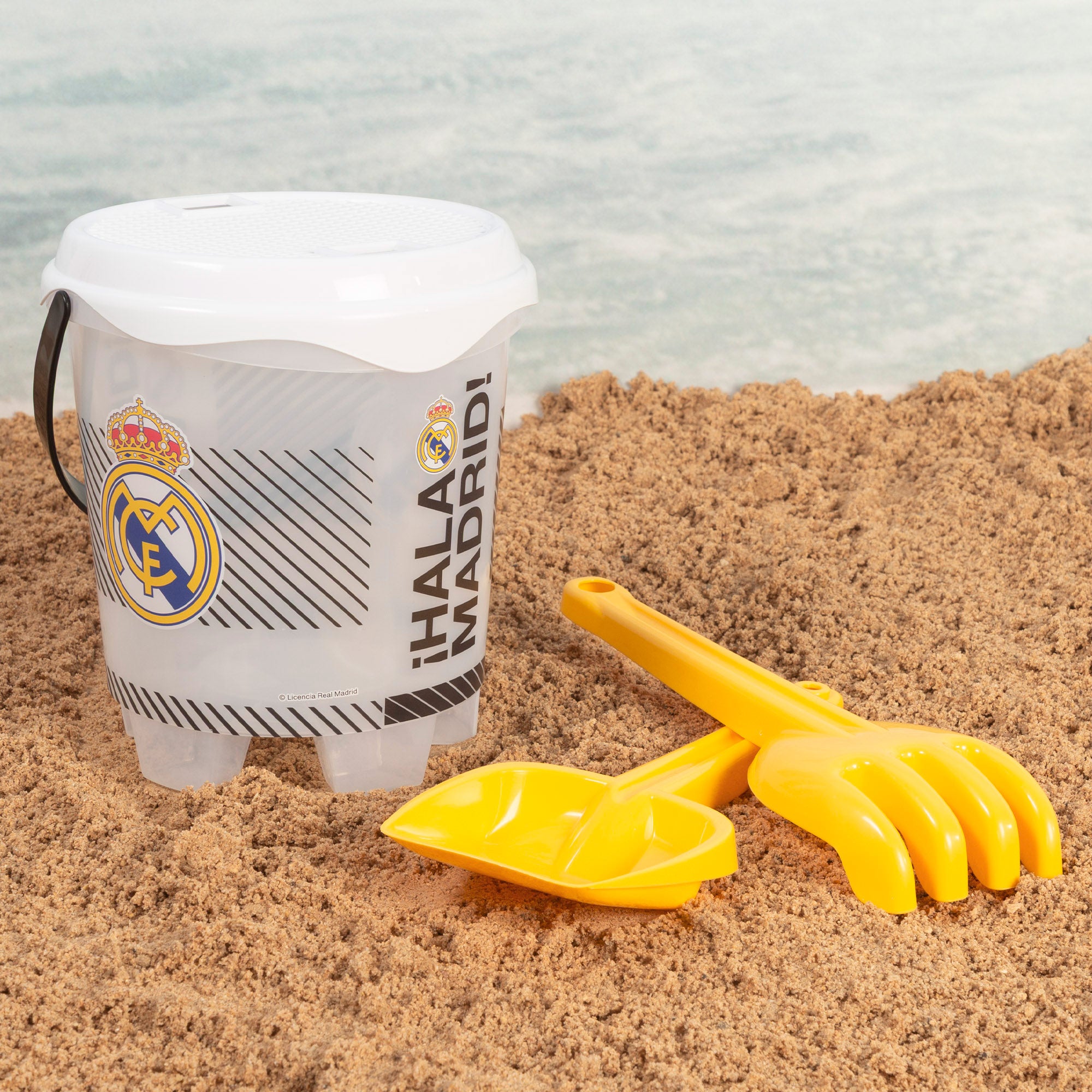 Real Madrid Cubo de playa con accesorios y balón del equipo