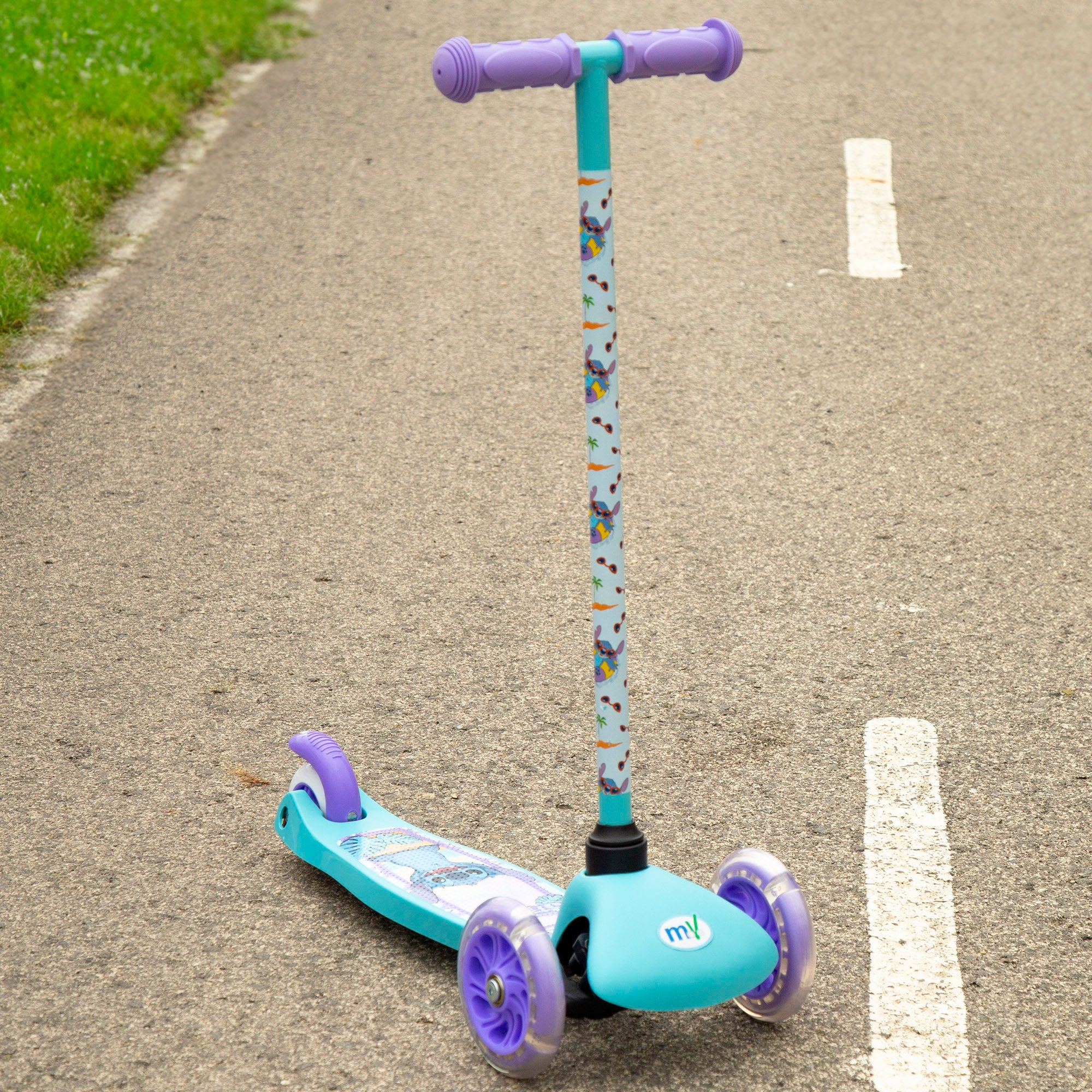 Stitch Patinete 3 ruedas máx. 20 kg con luces