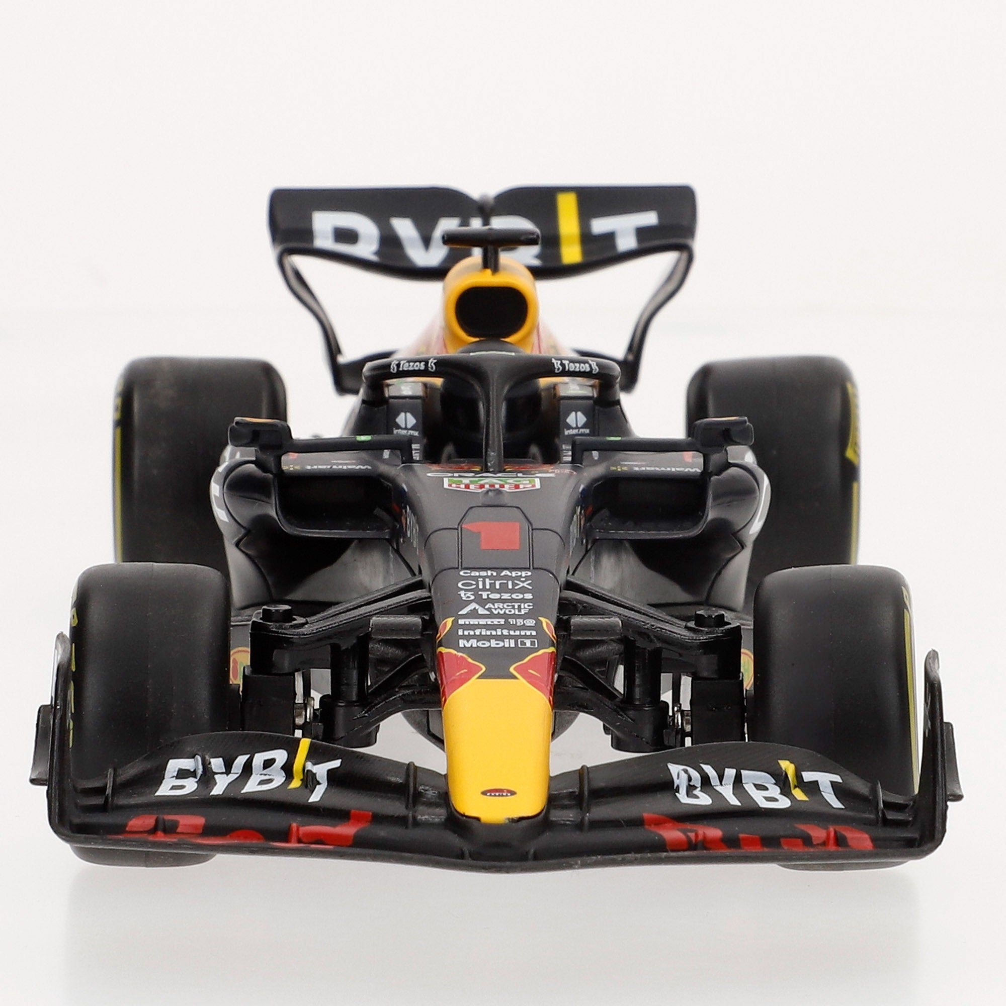 Maisto Coche teledirigido F1 2022 Red Bull Racing RB18 Verstappen 1:24