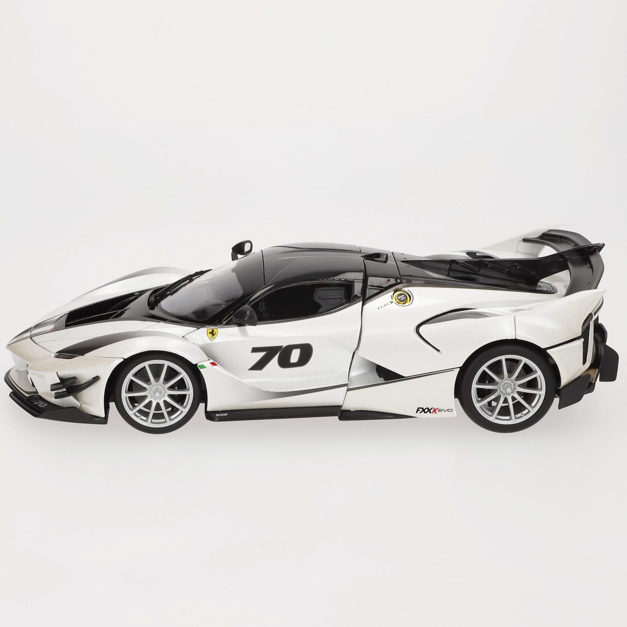 Burago Maqueta Coche Ferrari FXX-K Evo Nº70 1:18