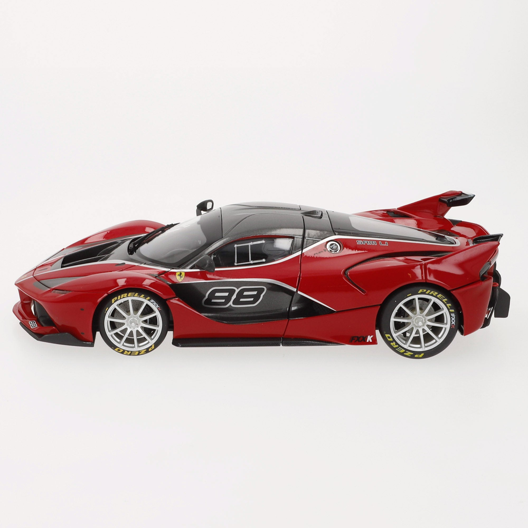 Burago Maqueta Coche Ferrari FXX-K Nº88 1:18