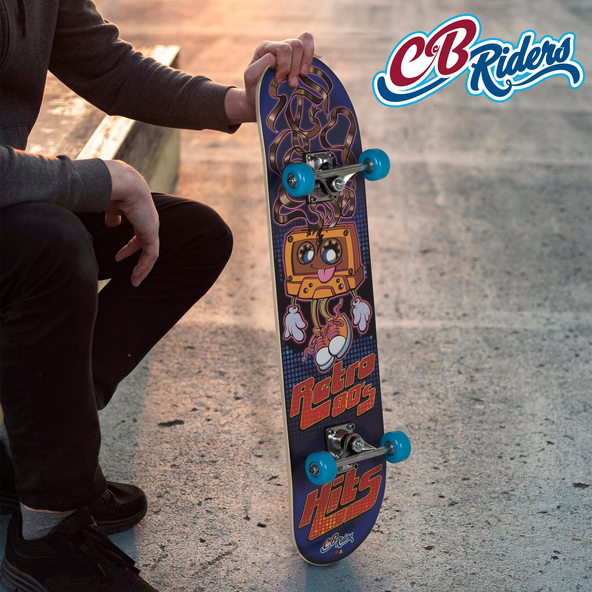 Monopatín madera Retro 80's hits con eje de aluminio 79x20 cm CB Riders